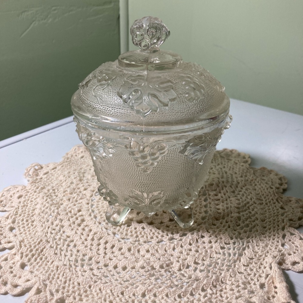 Vintage 1950s Clear Candy Vanity Powder Jar With Grapes And Leaves Glass